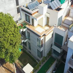 Lime Tree Sushant Lok Sector 29 Next To Iffco Chowk Metro 3*, Gurgaon India